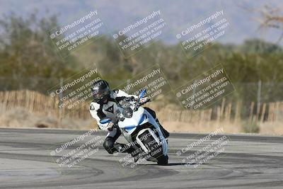 media/Dec-01-2025-Moto Forza (Mon) [[2daa91e15f]]/3-Beginner Group/Session 3 (Turn 3)/